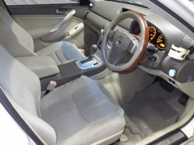 Nissan SKYLINE  с аукциона в Японии