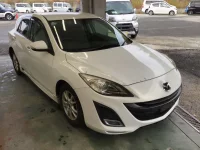 Mazda AXELA лот № 7042 оценка 3.5  с аукциона в Японии 2