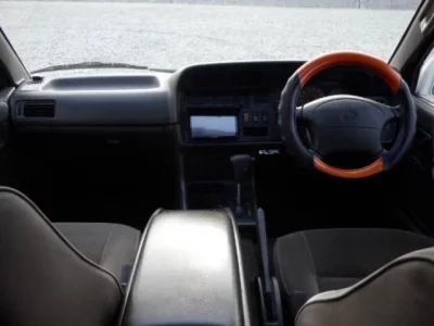 Toyota HIACE  с аукциона в Японии
