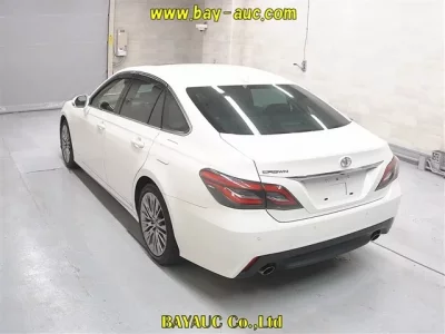 Toyota CROWN  с аукциона в Японии