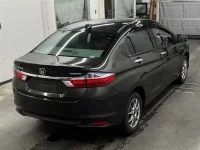 Honda GRACE лот № 15112 оценка 3.5  с аукциона в Японии 4