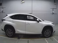 Lexus NX лот № 30090 оценка 4.5  с аукциона в Японии 2