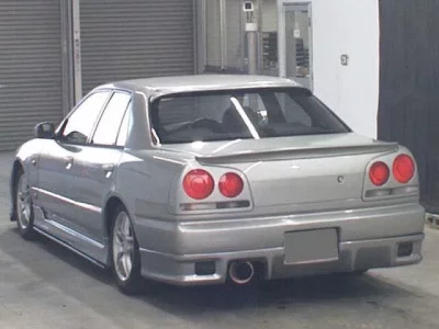 Nissan SKYLINE  с аукциона в Японии