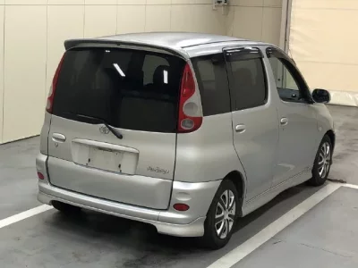 Toyota FUNCARGO  с аукциона в Японии