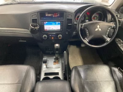 Mitsubishi PAJERO  с аукциона в Японии