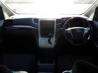 Toyota ALPHARD  с аукциона в Японии