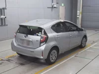 Toyota AQUA лот № 30096 оценка 4.5  с аукциона в Японии 1