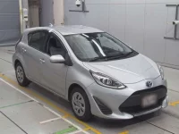 Toyota AQUA лот № 30096 оценка 4.5  с аукциона в Японии 4