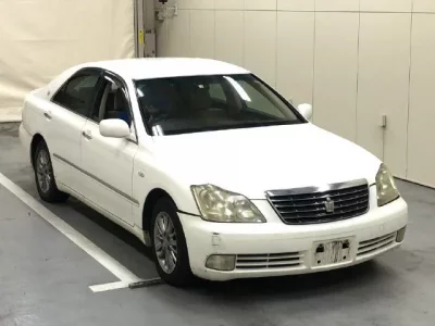 Toyota CROWN  с аукциона в Японии