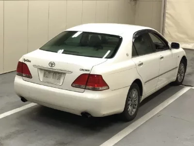 Toyota CROWN  с аукциона в Японии