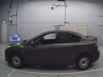 Mazda AXELA  с аукциона в Японии