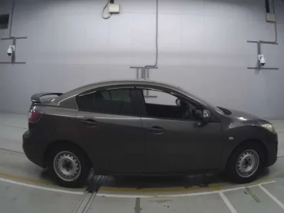 Mazda AXELA  с аукциона в Японии