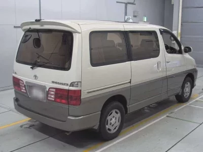 Toyota HIACE  с аукциона в Японии