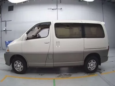 Toyota HIACE  с аукциона в Японии