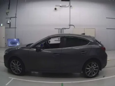 Mazda AXELA  с аукциона в Японии