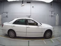 Toyota CROWN лот № 90184 оценка 3.5  с аукциона в Японии 2