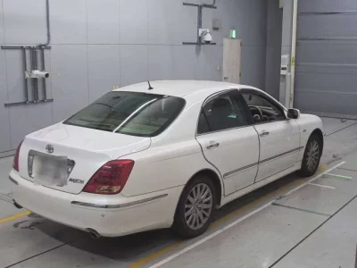 Toyota CROWN  с аукциона в Японии