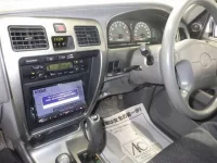 Toyota HILUX SURF лот № 2513 оценка 3.5  с аукциона в Японии 2