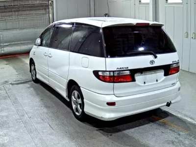 Toyota ESTIMA  с аукциона в Японии