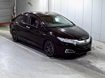Honda GRACE  с аукциона в Японии