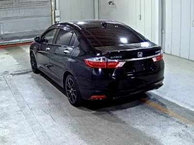 Honda GRACE  с аукциона в Японии