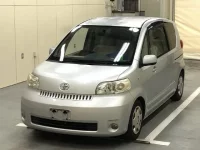 Toyota PORTE лот № 1015 оценка 3.5  с аукциона в Японии 2