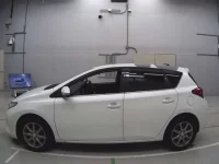 Toyota AURIS лот № 90256 оценка 3  с аукциона в Японии 3