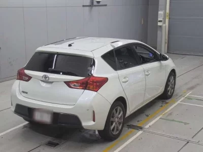 Toyota AURIS  с аукциона в Японии