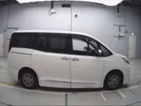 Toyota ESQUIRE лот № 30152 оценка RA  с аукциона в Японии 2