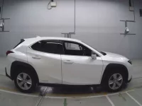 Lexus UX лот № 36298 оценка 4.5  с аукциона в Японии 2