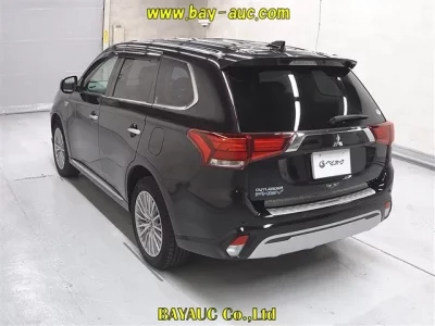 Mitsubishi OUTLANDER PHEV  с аукциона в Японии