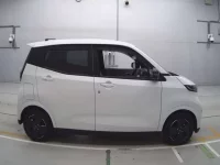 Nissan SAKURA лот № 3028 оценка 5  с аукциона в Японии 2