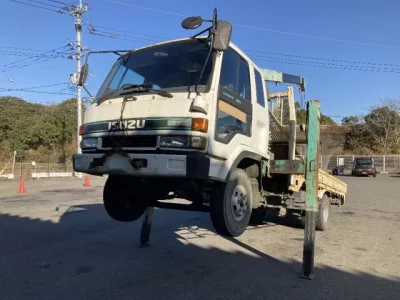 Isuzu FORWARD  с аукциона в Японии
