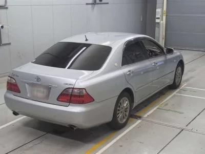 Toyota CROWN  с аукциона в Японии