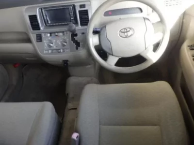 Toyota RAUM  с аукциона в Японии