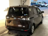 Toyota SIENTA лот № 3097 оценка 4  с аукциона в Японии 1