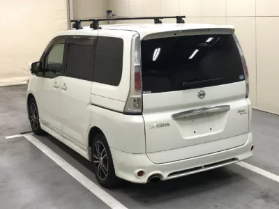 Nissan SERENA  с аукциона в Японии