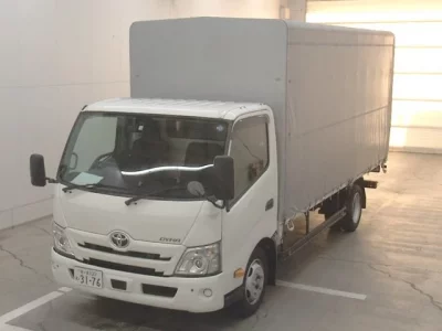 Toyota DYNA  с аукциона в Японии