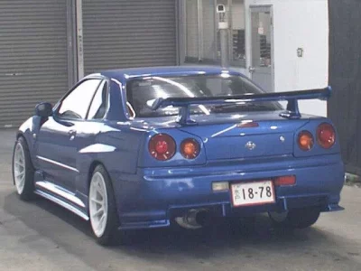 Nissan SKYLINE  с аукциона в Японии