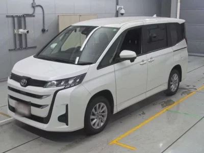Toyota NOAH  с аукциона в Японии