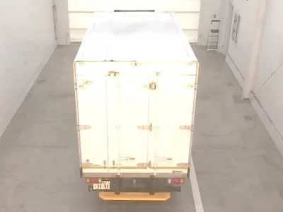 Isuzu ELF  с аукциона в Японии