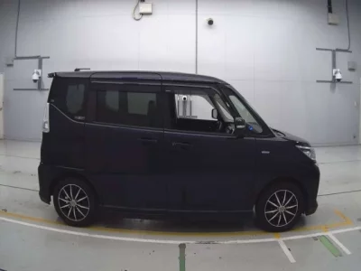 Mitsubishi DELICA D2  с аукциона в Японии