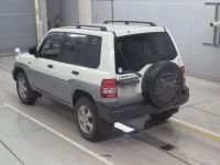 Mitsubishi PAJERO IO лот № 36368 оценка 4  с аукциона в Японии 5