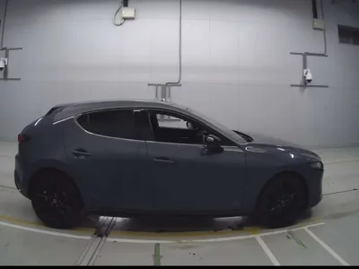 Mazda MAZDA3  с аукциона в Японии