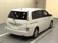 Toyota ISIS лот № 1136 оценка 3.5  с аукциона в Японии 3