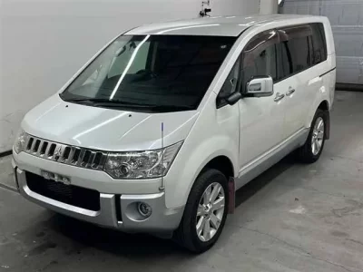 Mitsubishi DELICA D5