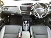 Honda GRACE лот № 303 оценка 3.5  с аукциона в Японии 2