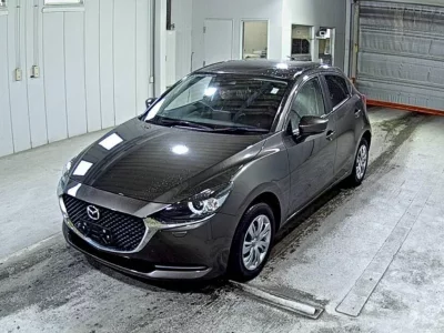 Mazda MAZDA2  с аукциона в Японии