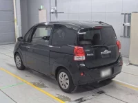 Toyota PORTE лот № 36394 оценка 4  с аукциона в Японии 5