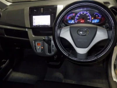 Daihatsu MOVE  с аукциона в Японии